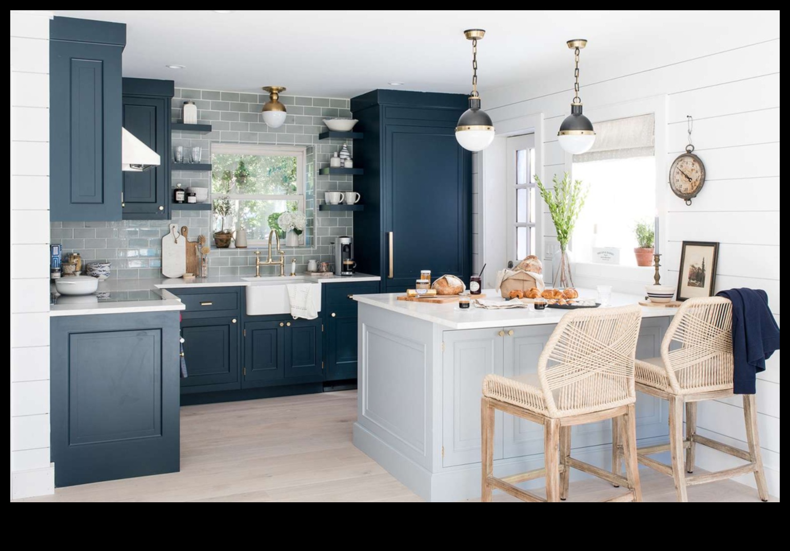 Cum creez un decor pentru bucătărie de coastă ieftin pentru o senzație proaspătă?