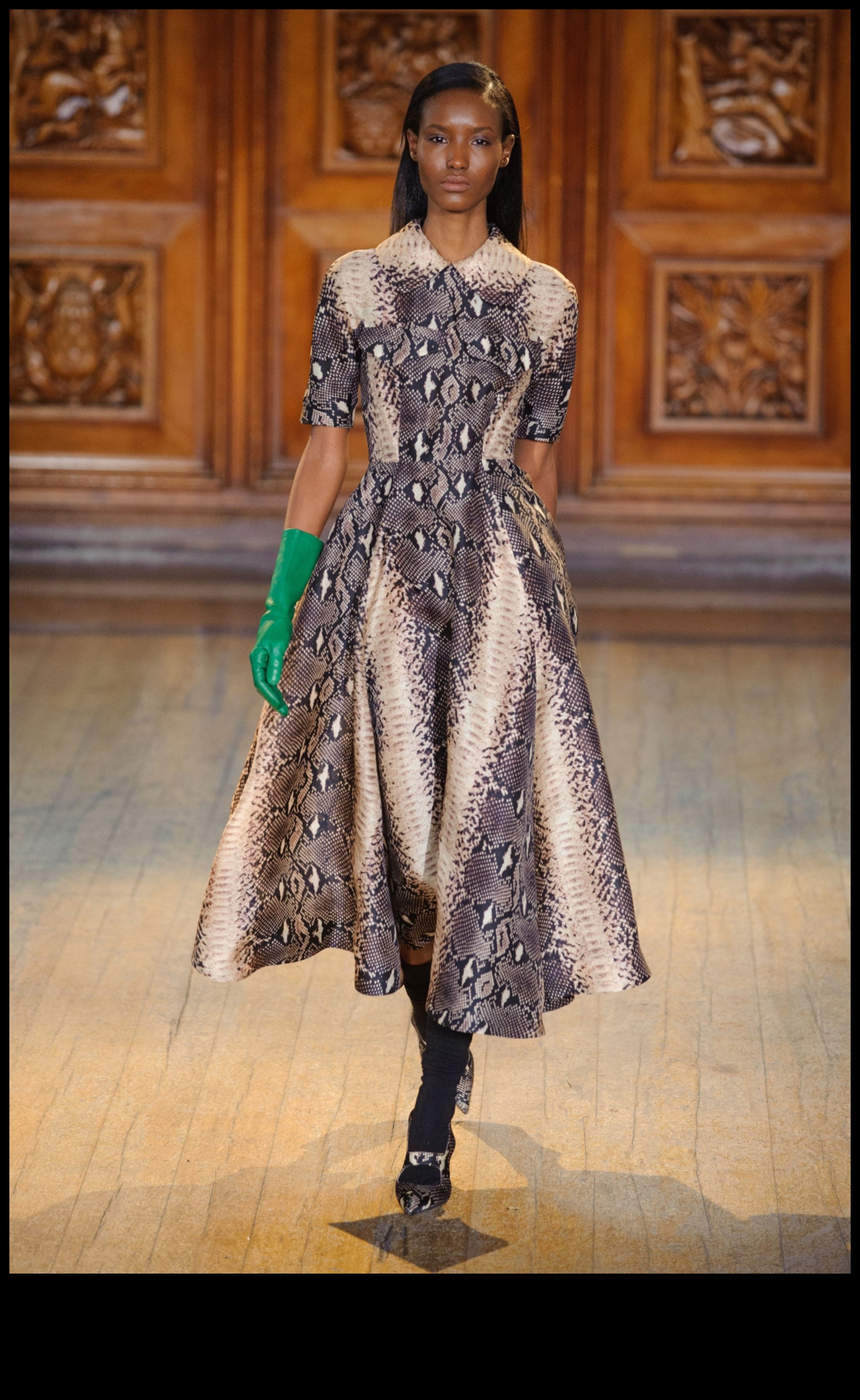 Reptile Runway Vezi cele mai recente stiluri în moda reptilelor 5 Pista pentru reptile: struding în stil cu accesorii pentru reptile