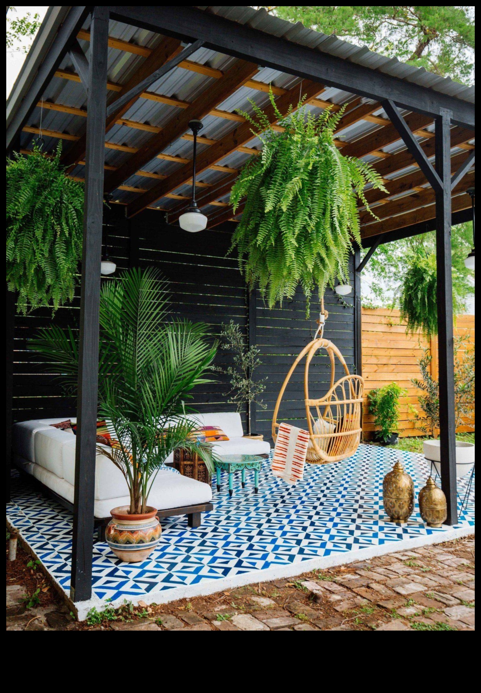 Care sunt câteva idei eclectice de decor în aer liber cu perne Boho vibrante?