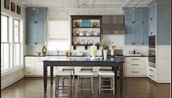 Cum creez un decor pentru bucătărie de coastă ieftin pentru o senzație proaspătă?