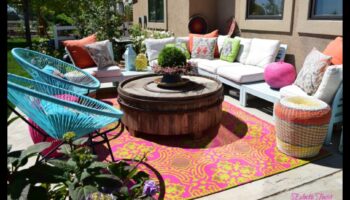 Care sunt câteva idei eclectice de decor în aer liber cu perne Boho vibrante?