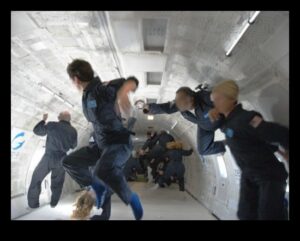 Zero-G Bliss: Bucuria lipsei de greutate dincolo de Pământ